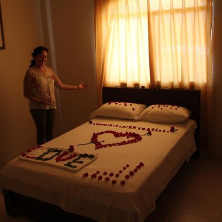 Hostal Rosa Mar Манта Екстериор снимка