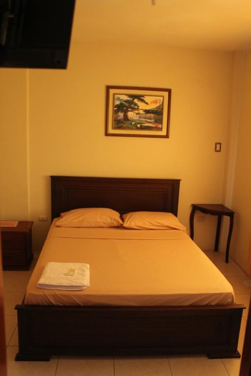 Hostal Rosa Mar Манта Екстериор снимка
