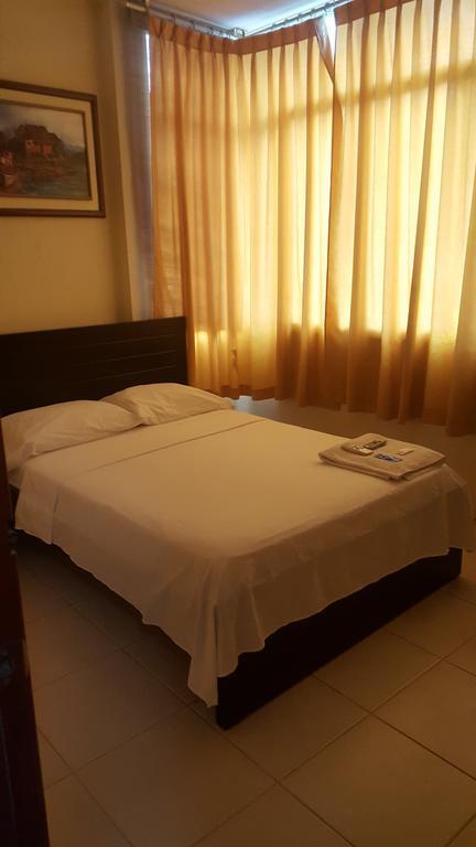 Hostal Rosa Mar Манта Екстериор снимка
